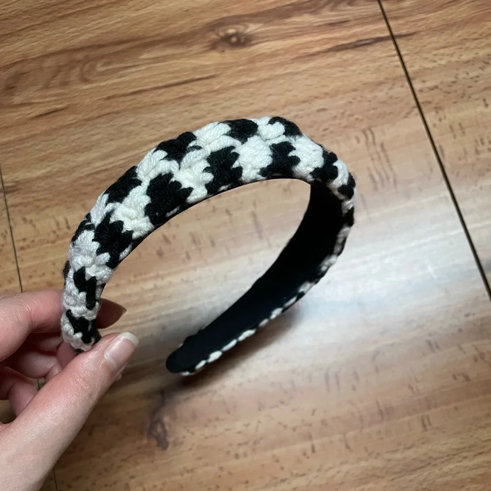 Black and White Checker Knit Headband
